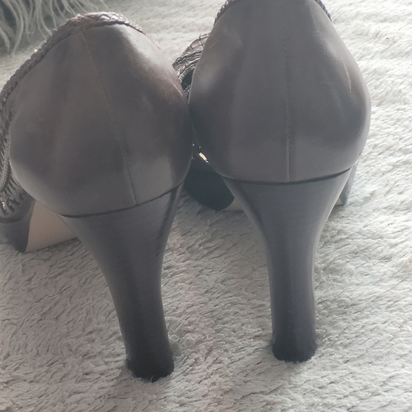 COPY - 2/$35 Guess by Marciano platform heels - Picture 3 of 4